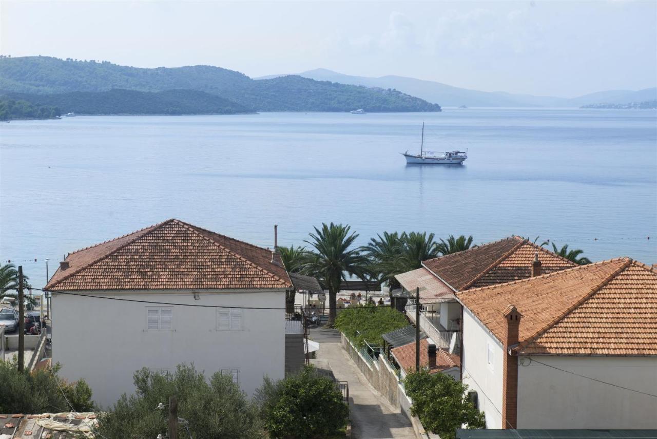 Apartments Meri Trogir Exteriör bild