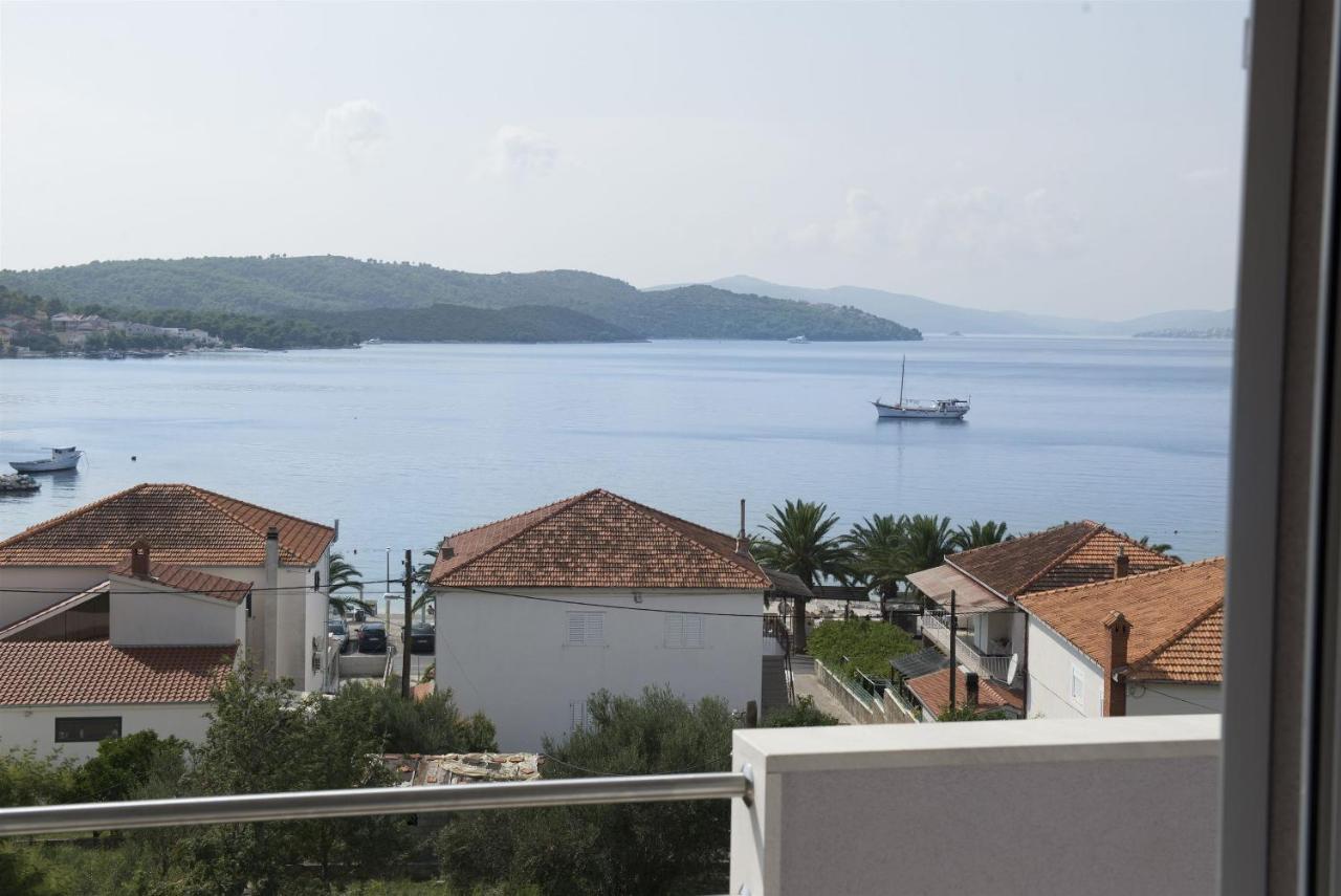 Apartments Meri Trogir Exteriör bild