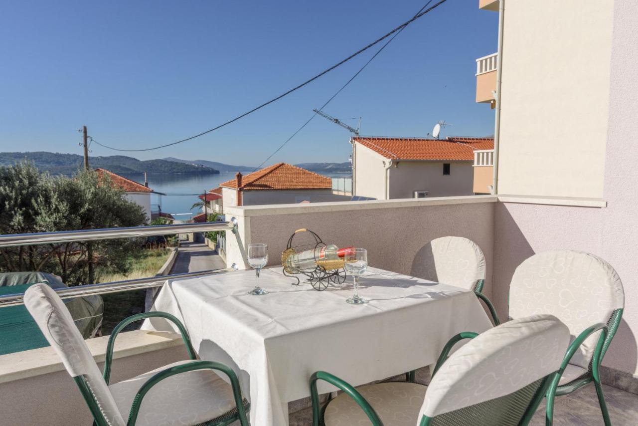 Apartments Meri Trogir Exteriör bild