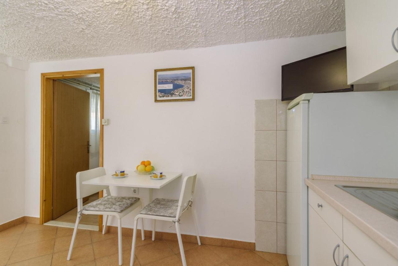 Apartments Meri Trogir Exteriör bild