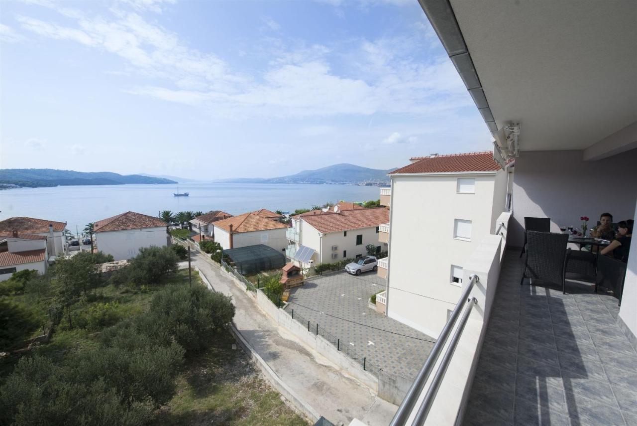 Apartments Meri Trogir Exteriör bild