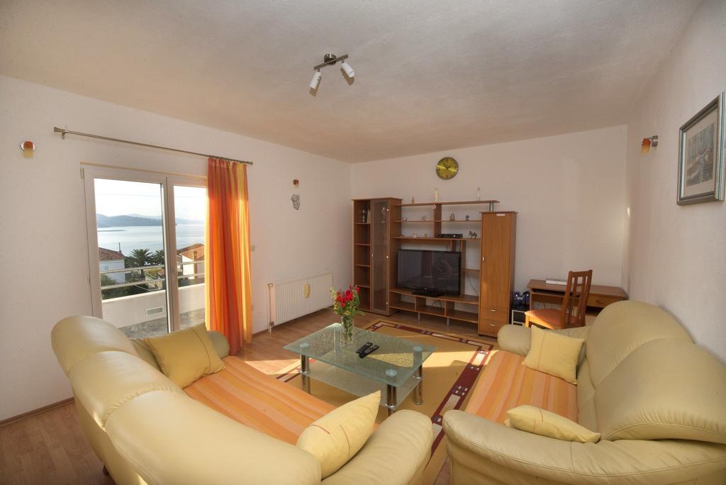 Apartments Meri Trogir Rum bild