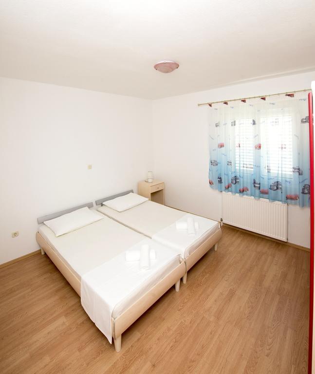 Apartments Meri Trogir Rum bild