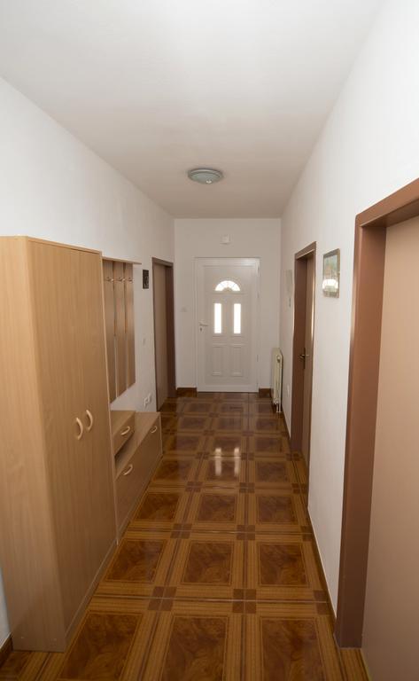 Apartments Meri Trogir Rum bild