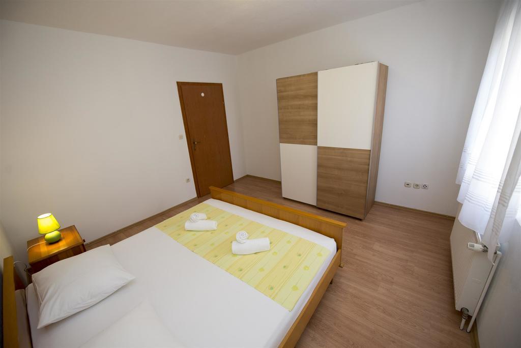 Apartments Meri Trogir Exteriör bild