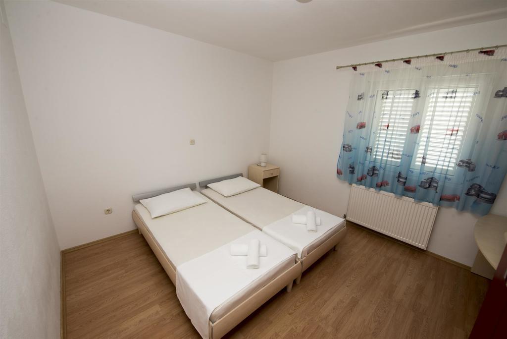 Apartments Meri Trogir Exteriör bild