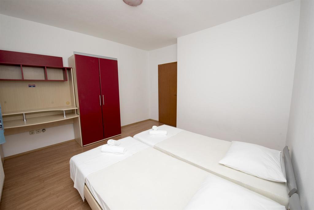 Apartments Meri Trogir Exteriör bild